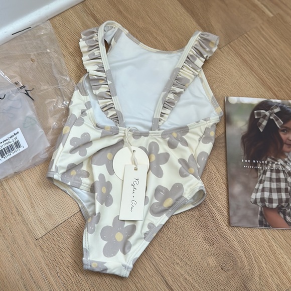 NWT Arielle One-Piece || Retro Floral 2-3Y - Picture 7 of 8